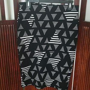 Lularoe M Cassie Triangle Skirt
